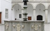 Landeshaus - Rakousko - Linec, Planetenbrunnen, 1582, P.Guet, přestavěna 1650 H.Petz, sochy J.B.Spatz (foto C.Čejpa)
