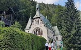 Semmering - dráha UNESCO, vlak Salamander, termály a čokoládový ráj 2021 - Rakousko - Semmerig - kostel Heiligen Familie (foto A.Frčková)