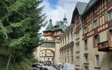 Horská dráha Semmering - dráha UNESCO, termály a čokoládový ráj 2022 - Rakousko - Semmering - městečko plné hotelů a penziónů, ročně přes 100.000 turistů (foto A.Frčková)