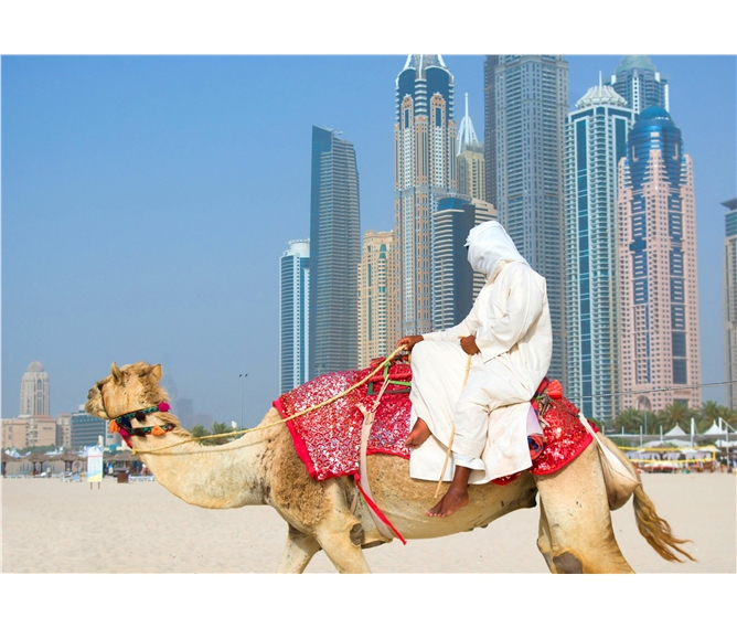 Dubaj, světová výstava EXPO 2022 - Dubaj - lavní město emirátu Dubaj má asi 2,7 milionu obyvatel a žije zde 99% obyvatel země