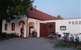 Svatomartinská husa a víno Burgenlandska 2021 - Rakousko -  Podersdorf, vinařství a vinný sklípek Heuriger (foto A.Frčková)