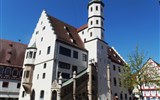 Bavorské velikonoční tradice a středověká městečka 2024 - Německo - Nördlingen, renesanční radnice, pokladní věž s kapucí přistavěna 1569