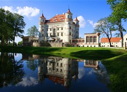 Polsko - Wojanów - 1603 postaven renesanční zámek, 1642 vypálen Švédy (foto J.Novotná)