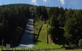 Turistika na Krkonošsko-jizerském  pomezí 2020 - Česká republika, Jizerské hory, skokanské můstky Harrachov (K_Kaucká)