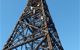 Sedm divů Slezska vlakem, Ostrava 2022 - Polsko - Gliwice - věž radiostanice, 111 m vysoká, nejvyšší dřevěná stavba Evropy