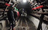 Sedm divů Slezska vlakem, Ostravsko a Opavsko 2023 - Polsko - Zabrze - důl Quido,podzemní chodby jsou zabezpečeny kovovou výztuží, tzv hajcmany