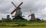 Holandsko, Velikonoce v zemi tulipánů 2023 - Holandsko - - větrné mlýny ve skanzenu Zaanse Schans