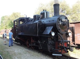 Raukousko - Steyrtallbahn - lokomotiva 498.04, původně o rozchodu 760 mm, upravená na zdejších 900 mm