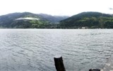 Zell am See - Rakousko - Zellerské jezero, obklopují ho tzv. Břidlicové Alpy, 3,8 km dlouhé, 1 km široké a 68 m hluboké