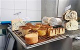 Semmering - dráha UNESCO, vlak Salamander, termály a čokoládový ráj 2024 - Rakousko - Semmering - Riegersburg, sýrárna, sýr v kombinaci s čokoládou
