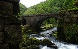 Divoká příroda Franche-Comté - Francie, Franche-Comté, vyvěračka Loue, most