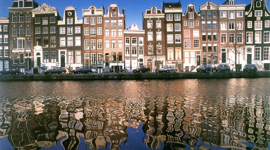 Krásy Holandska, květinové korzo, slavnost sýrů, světová výstava Vermeer 2023  Holandsko - Amsterdam - země grachtů, obchodu, starých mistrů a jejich obrazů, kupeckých domů a to vše se odráží v duši místních lidí i na hladině kanálů