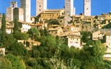 Toskánsko - Itálie - Toskánsko - San Gimignano, rodové věže tvoří typickou siluetu města