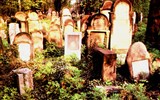 Krakov (Krakow), Wroclaw, Wieliczka a UNESCO 2022 - Polsko - Krakov - židovský hřbitov Remuh, nejstarší náhrobky z 16.století ve staré židovské čtvrti Kazimierz