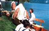 Květinové slavnosti v Rakousku - Rakousko - jezero Altausee - výtvory z tisíců květů divokých narcisů