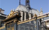Zámky a zahrady na Loiře a Paříž letecky 2023 - Francie, Paříž, Sainte Chapelle, nechal postavit1248  Ludvík IX. pro svaté relikvie