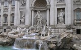 Řím a Vatikán letecky 2022 - Itálie - Řím - Fontána di Trevi, největší barokní kašna v Římě, 1732-62, N.Salvi