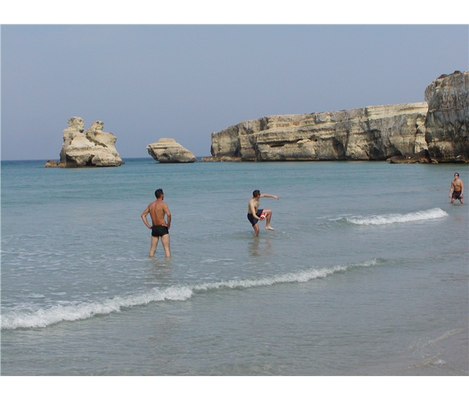 Bílé útesy poloostrova Gargano a památky Apulie 2021 - Itálie, Apulie, útesy