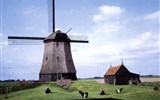Holandsko, Velikonoce v zemi tulipánů s ubytováním v Rotterdamu 2023 - Holandsko - větrné mlýny krájejí svými lopatkami nebe nad zemí vyrvanou moři
