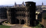 Hrady, katedrály a města Mosely a Porýní s lodí 2023 - Německo - Trier (Trevír) - Porta Nigra
