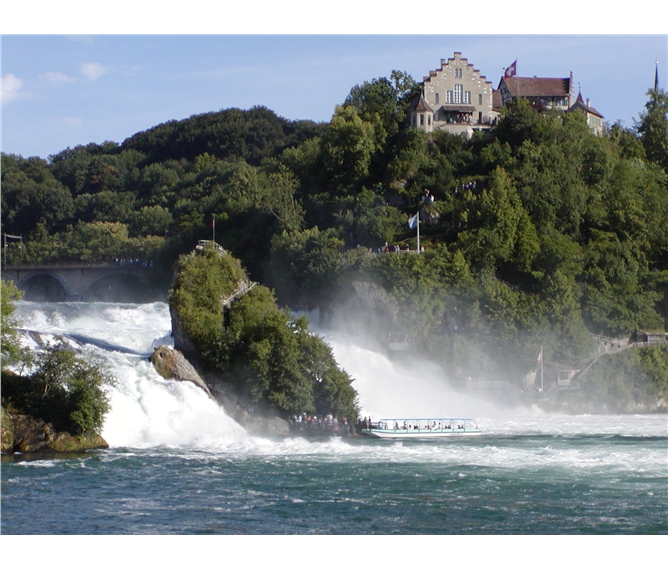 Podzimní krásy Švýcarska a Rýnské vodopády - Švýcarsko, Schaffhausen, Rýnský vodopád