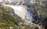 Nejkrásnější kouty Alp pěti zemí - Švýcarsko - čelo horského ledovce z kterého vytéká ledovcová řeka