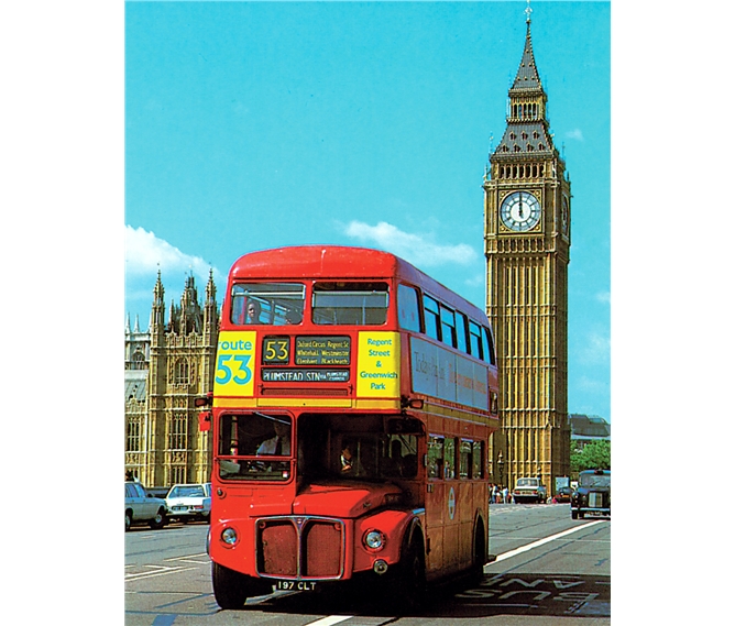 Londýn a příběh o Harry Potterovi 2022 - Velká Británie - Anglie - Londýn, typický patrový autobus a Big Ben