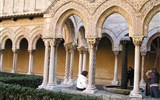 Sicílie a Lipary, země vulkánů a památek UNESCO 2023 - Itálie - Sicílie - Monreale, krajkoví sloupů gotického kláštera, kolem 1200