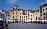 Romantický ostrov Elba a Toskánsko 2022 - Itálie, Toskánsko, Lucca, náměstí