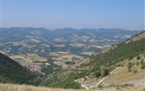 Krásy Toskánska a mystická Umbrie 2022 - Itálie - Umbrie - půvabná krajina této oblasti