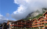 Švýcarsko - Švýcarsko - horské centrum Zermatt leží ve výšce 1620 m nad mořem v kantonu Valais, v německy mluvící oblasti