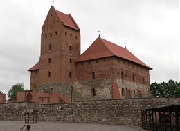 Pobaltí - Litva - Trakai, hrad na obranu před německými křižáky postaven 1321
