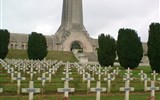 Verdun - Francie - Alsasko Lotrinsko - Verdun, památník obětí verdunské operace - cca 1 milión mrtvých