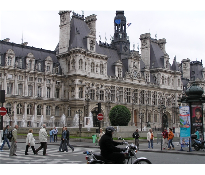 Paříž a Disneyland - Francie - Paříž - Hotel de Ville, stará radnice ze 17.stol 1871 vyhořela, rekonstruována do původní podoby
