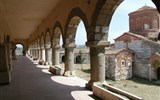 Albánie - Albánie - jeden z mnoha pravoslavných klášterů v zemi - klášter P.Marie v Apollonii