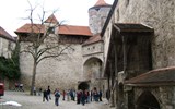 Salcburk - Rakousko - Salzburg - vnitřní nádvoří pevnosti Hohensalzburg má dodnes středověký ráz
