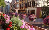 Kouzelné Lotrinsko, Alsasko, Vogézy a vinná stezka 2023 - Francie - Alsasko - půvab hrázděných domů v objetí květin