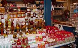 Budapešť - Maďarsko - Budapešť - tržnice, stánky nabízí papriku i jiné laskominy