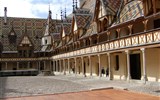 Burgundsko, Champagne, příroda, víno a katedrály 2023 - Francie, Burgundsko, Beaune, Hotel Dieu
