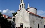 Moře a krásy Černé Hory s výletem do Albánie 2023 - Černá Hora - Budva - jeden ze zdejších malebných kostelíků