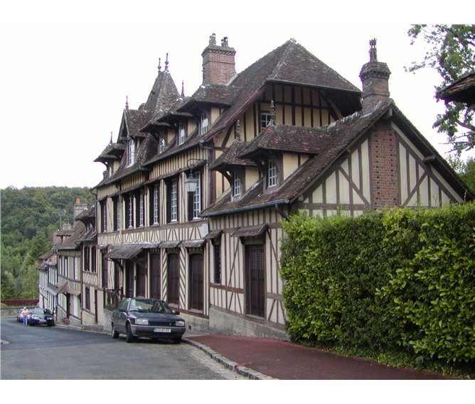 Normandie, zahrada Alabastrového pobřeží - Francie - Normandie - hrázděné domy v Les Andelys