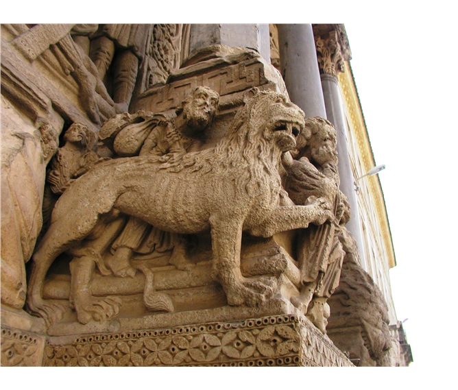 Sopky, kaňony Francie a Millau, nejvyšší most světa - Francie, Provence, Arles, portál St. Trophime, detail