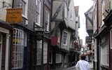 Anglie - Velká Británie, Anglie - York, jedna z uliček v centru s hrázděnými domy