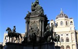 Vídeň po stopách Habsburků, Schönbrunn i Laxenburg a Baden, historické zahrady 2022 - Rakousko, Vídeň, nám Marie Terezie