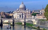 Vatikán - Vatikán - Řím - bazilka sv Petra s Michelangelovou kupolí, nejvyšší na světě
