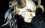 Advent na jezerech Solné komory a největší krampuslauf světa - Rakousko - průvody čertů (krampuslaufy) táhnou o adventu ulicemi rakouských městeček
