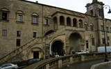 Půvaby italského kraje Lazio - Tarquinia, náměstí s radnicí