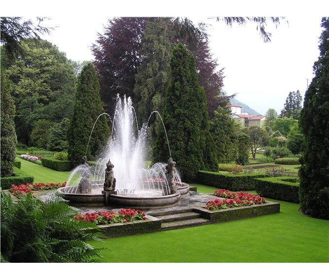 Nejkrásnější zahrady, jezera a Alpy Lombardie 2023 - Itálie - Verbania u jezera Como - půvabné zahrady vily Taranto s množstvím unikátních rostlin