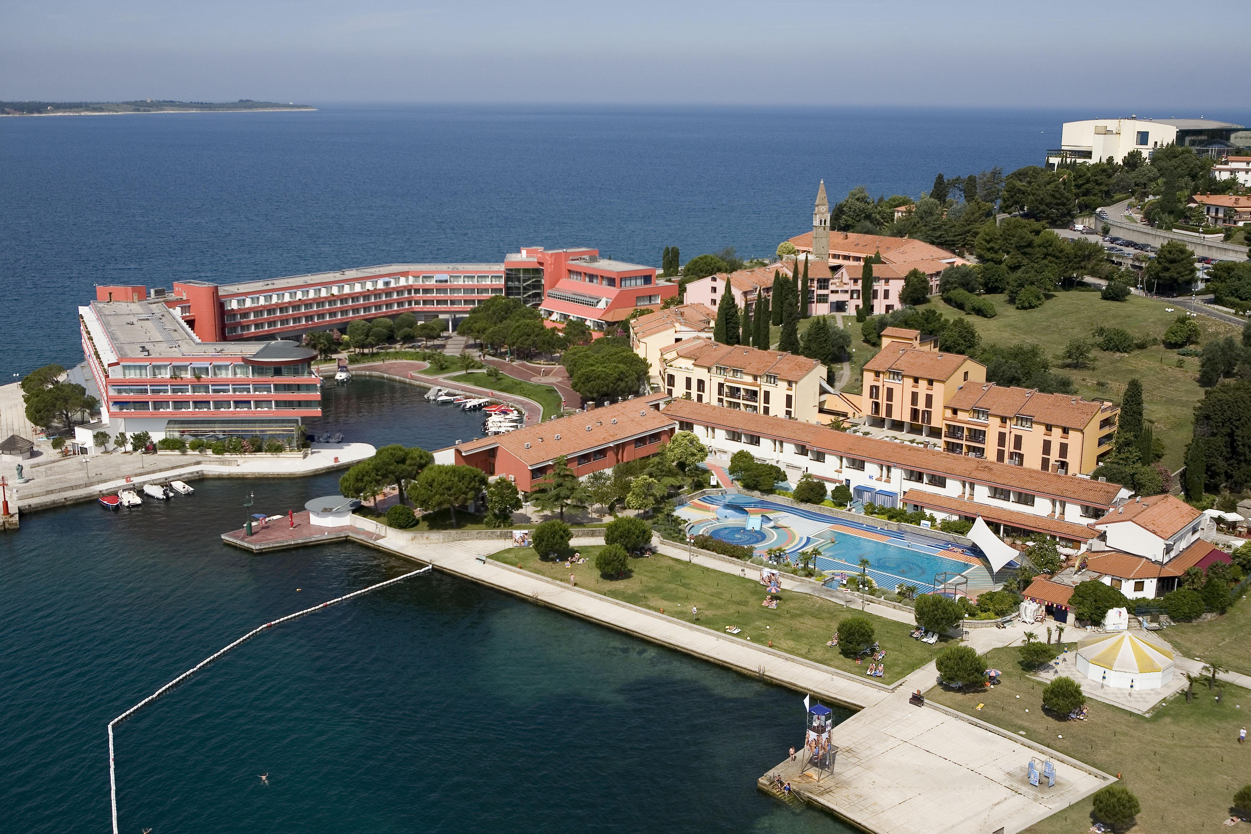 Slovinsko na Velikonoce a mořské lázně Laguna (Termaris) 2023 - Slovinsko - pohled na hotelový komplex San Bernardin